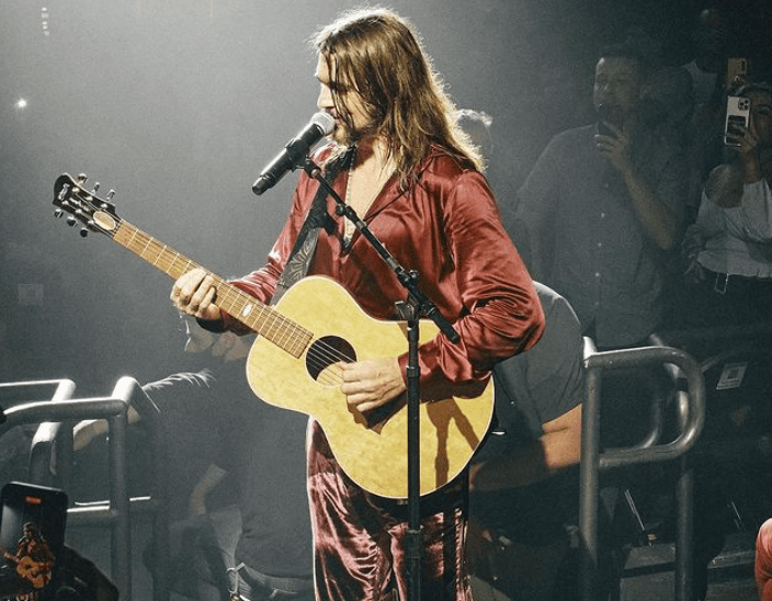 El cantante y compositor colombiano Juanes, también actuará en esta inolvidable ceremonia.