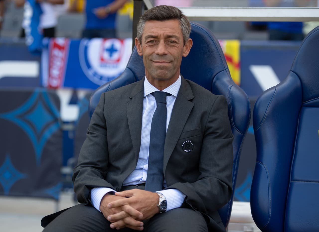 Cruz Azul vence a Necaxa en la Super Copa MX 2019, Caixinha sonríe y disfruta de las mieles de la victoria.