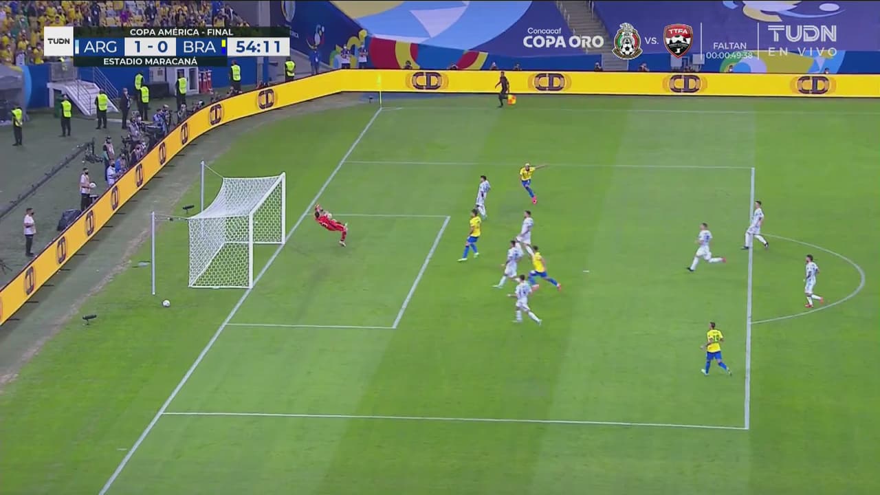 ¡Martínez y una atajada salvadora! Le arrebata la gloria a Richarlison