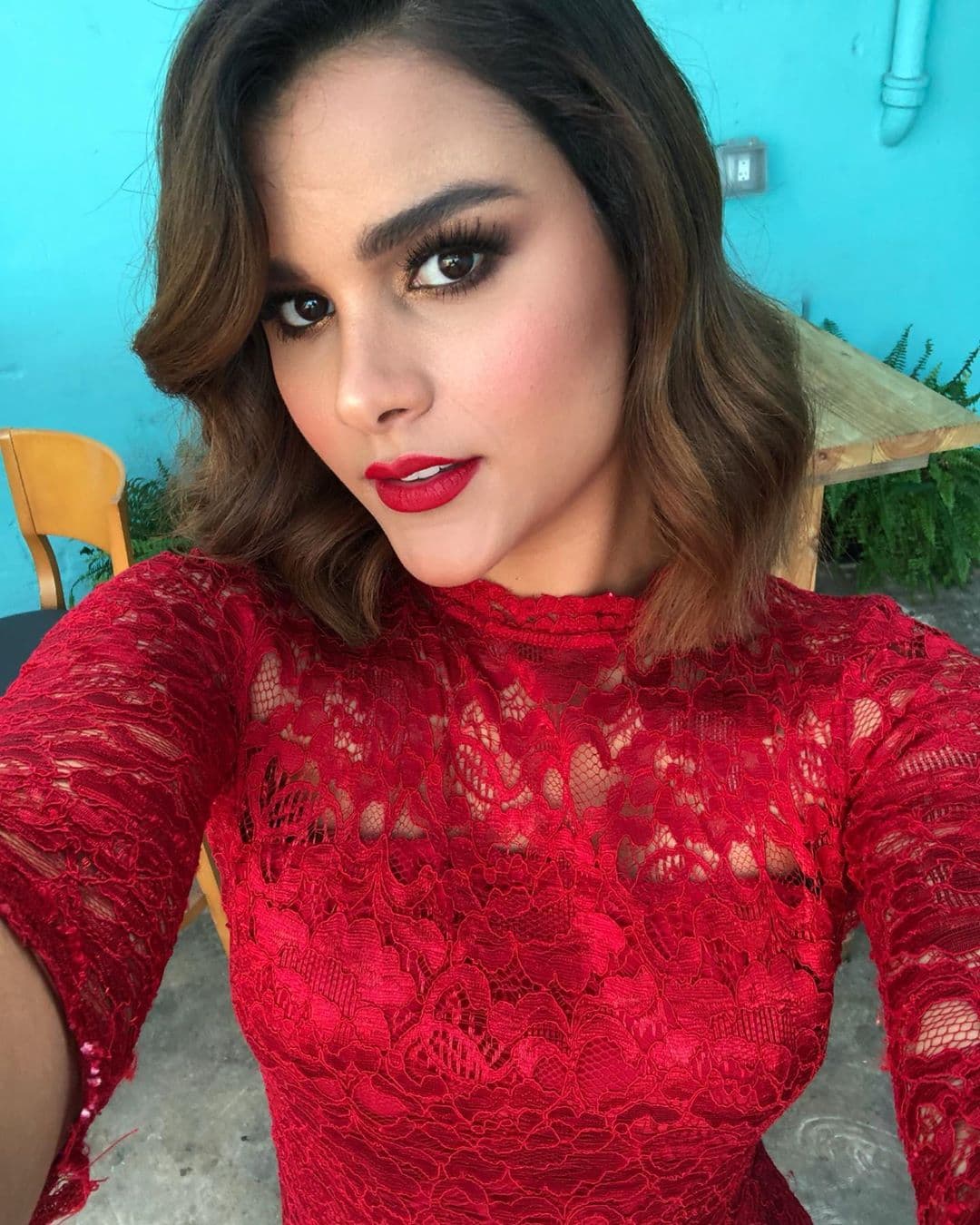 “No hay nada mejor que estar en mi tierra haciendo lo que amo. Gracias a toda mi gente hermosa, mis dominicanos que siempre los llevo en mi corazón representándolos donde quiera que voy”, comentó la presentadora en Instagram.