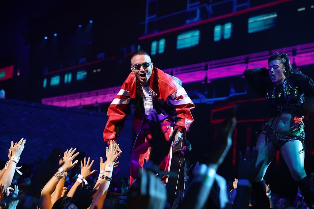 <b>¿Por qué algunos esperaban a <a href="https://www.univision.com/famosos/icons/bad-bunny-ansiaba-colaborar-con-j-balvin-pero-en-su-nuevo-album-parece-que-le-tiro-indirectas-video" target="_blank">J Balvin</a>? </b> En el 2017, el colombiano 
<b>grabó con Bad Bunny</b> el éxito
<b> 'Si tu novio te deja sola'</b>. Después, en 2019, lanzaron
<b> 'Oasis', un disco de 8 temas, </b>siendo 
<b>los primeros en hacer realidad ese tipo de colaboración</b> en el género de la música urbana.