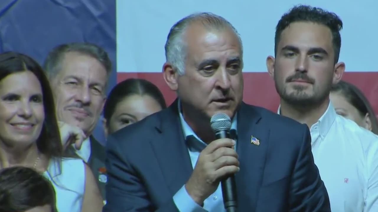 Esteban Bovo se proclama ganador en elecciones de la alcaldía de Hialeah