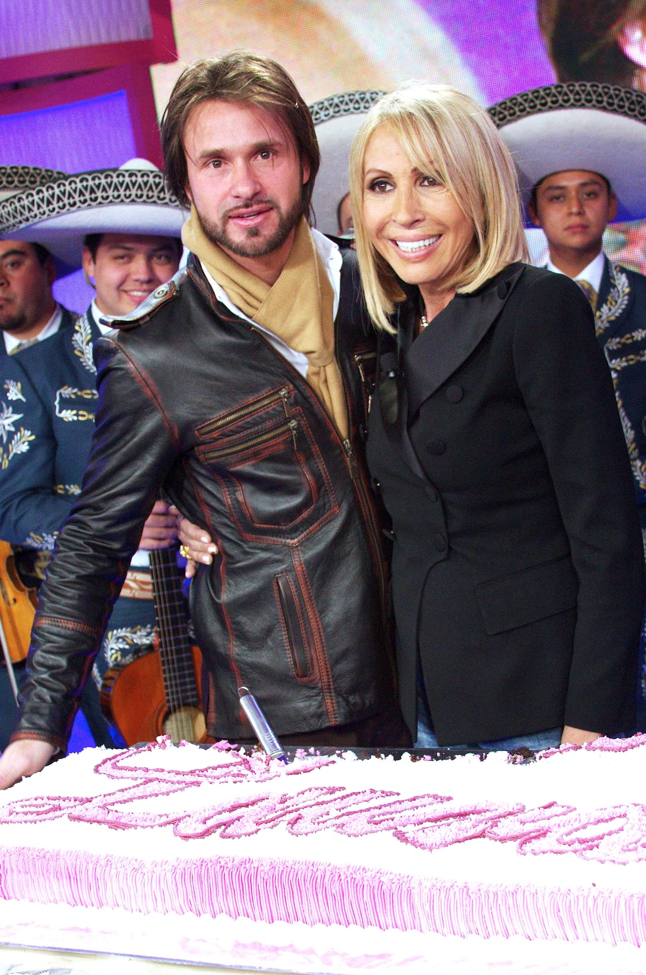 Cristian Zuárez considera que su expareja sigue en México y está aconsejada por sus abogados.