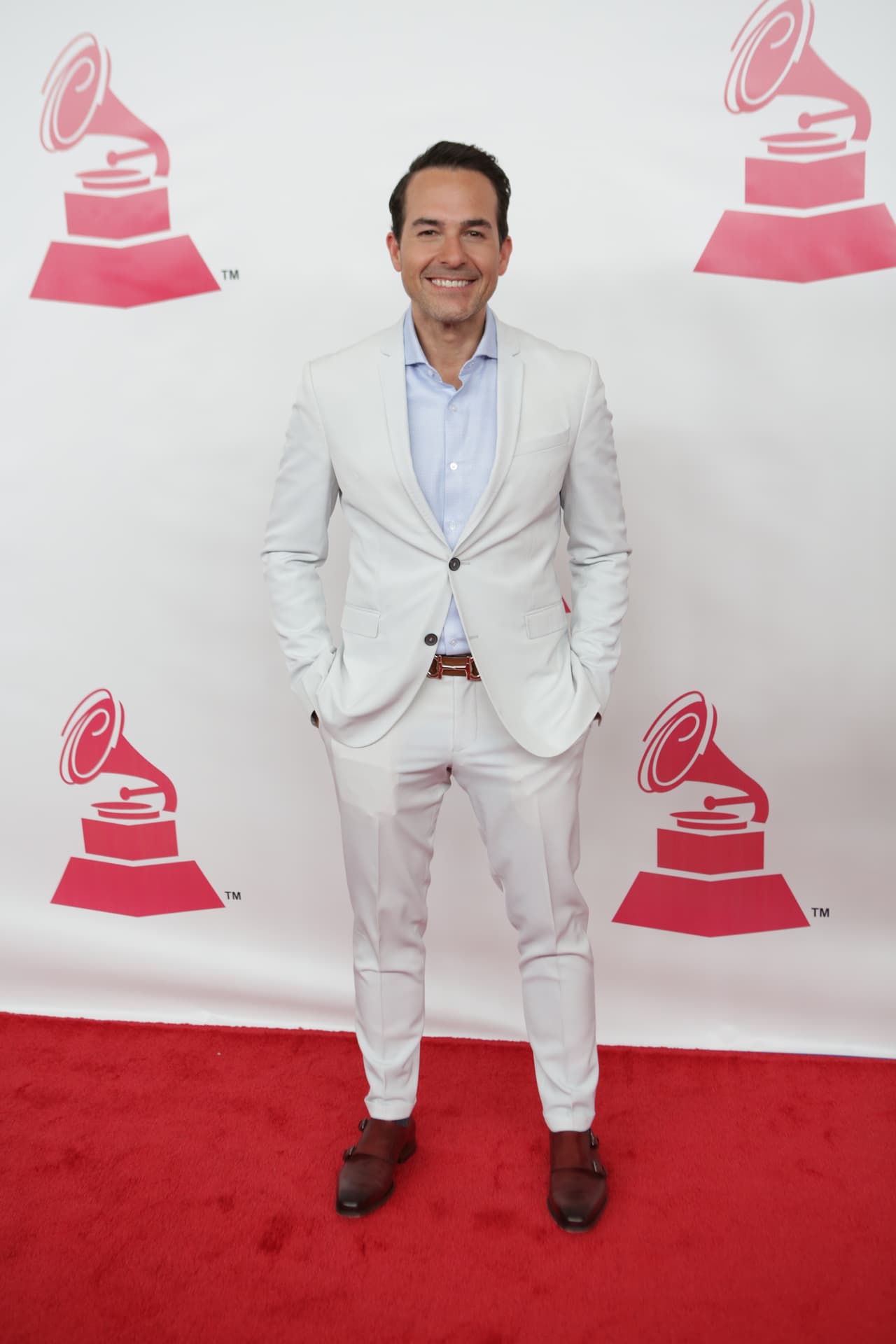 Una alfombra donde predominó la pureza del blanco, así estuvo la ceremonia de Persona del Año donde el homenajeado fue Roberto Carlos.