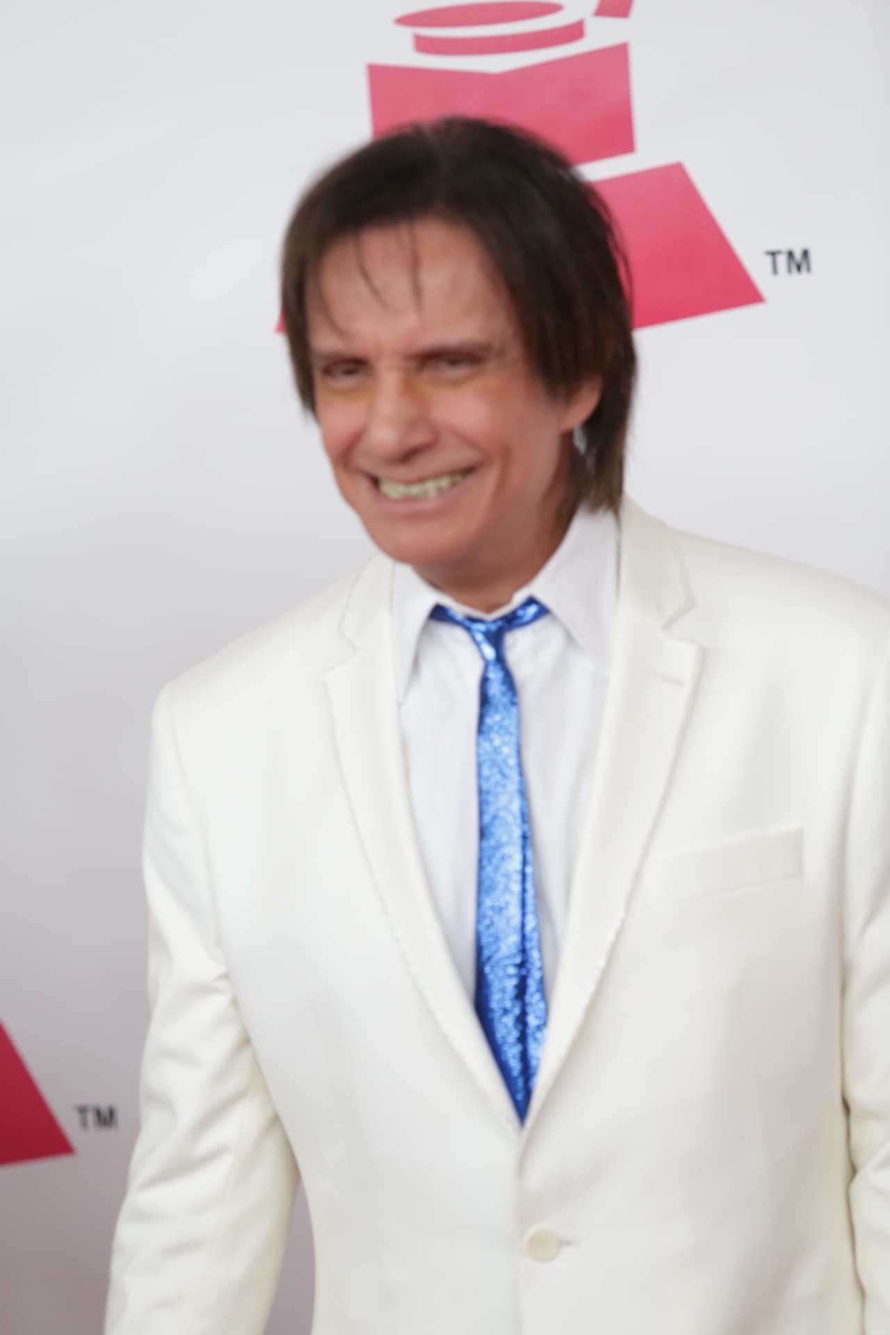 Una alfombra donde predominó la pureza del blanco, así estuvo la ceremonia de Persona del Año donde el homenajeado fue Roberto Carlos.