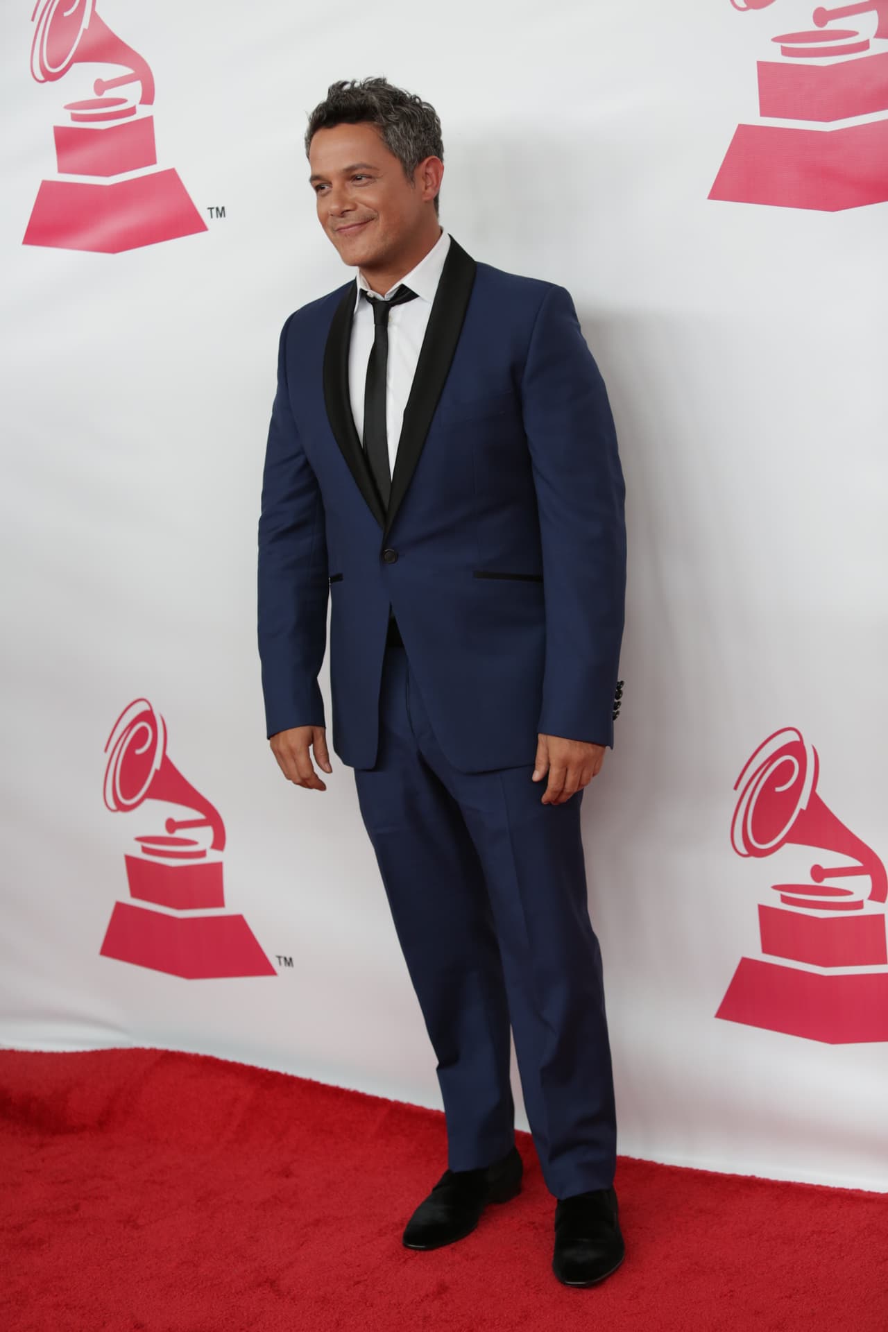 Una alfombra donde predominó la pureza del blanco, así estuvo la ceremonia de Persona del Año donde el homenajeado fue Roberto Carlos.