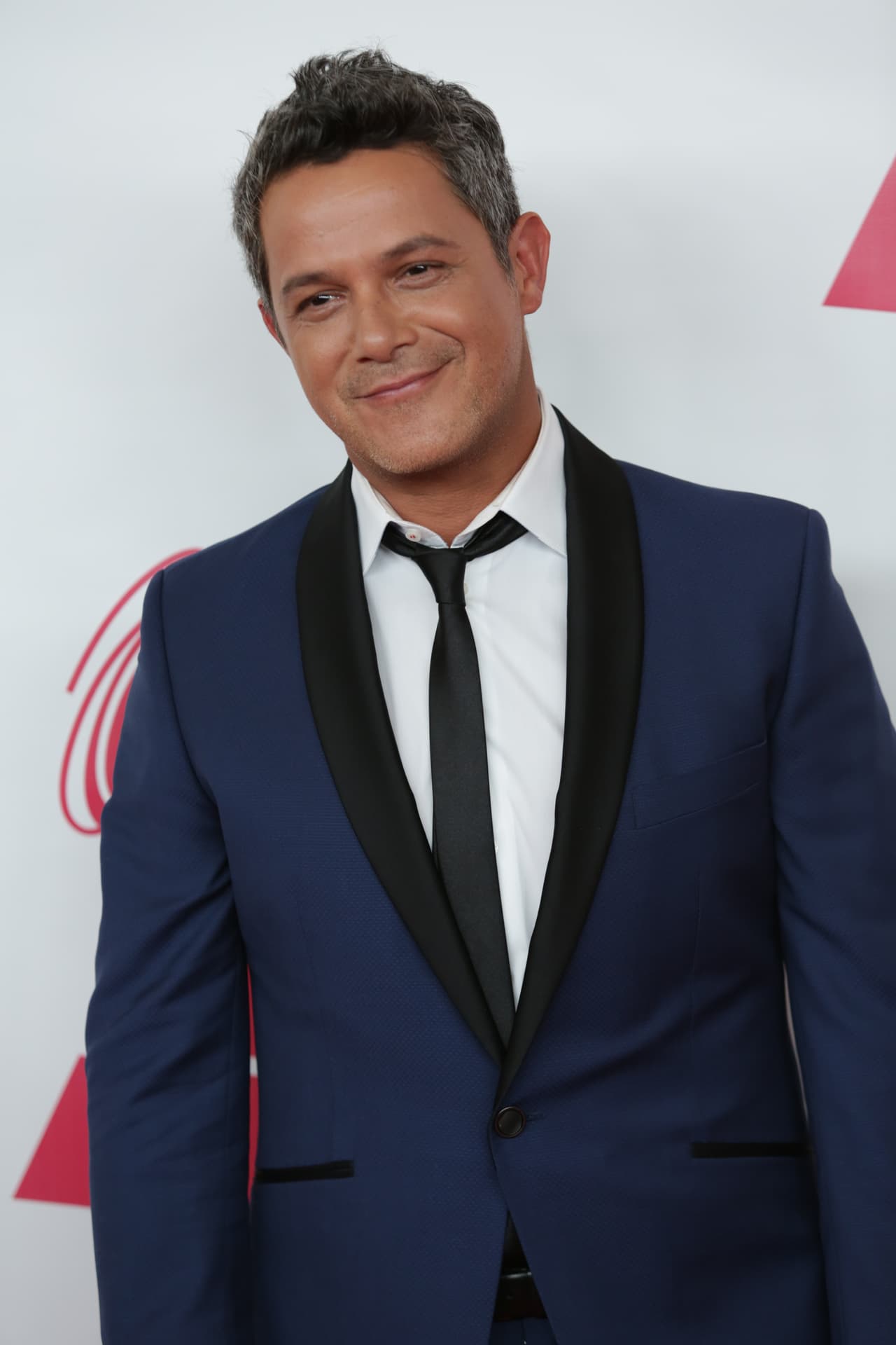 Una alfombra donde predominó la pureza del blanco, así estuvo la ceremonia de Persona del Año donde el homenajeado fue Roberto Carlos.