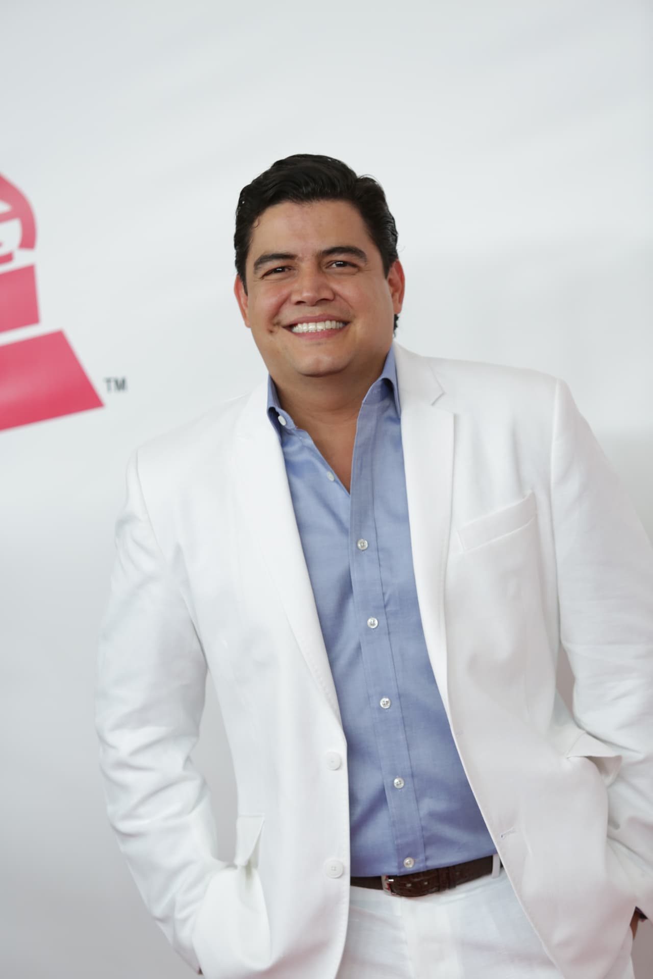 Una alfombra donde predominó la pureza del blanco, así estuvo la ceremonia de Persona del Año donde el homenajeado fue Roberto Carlos.