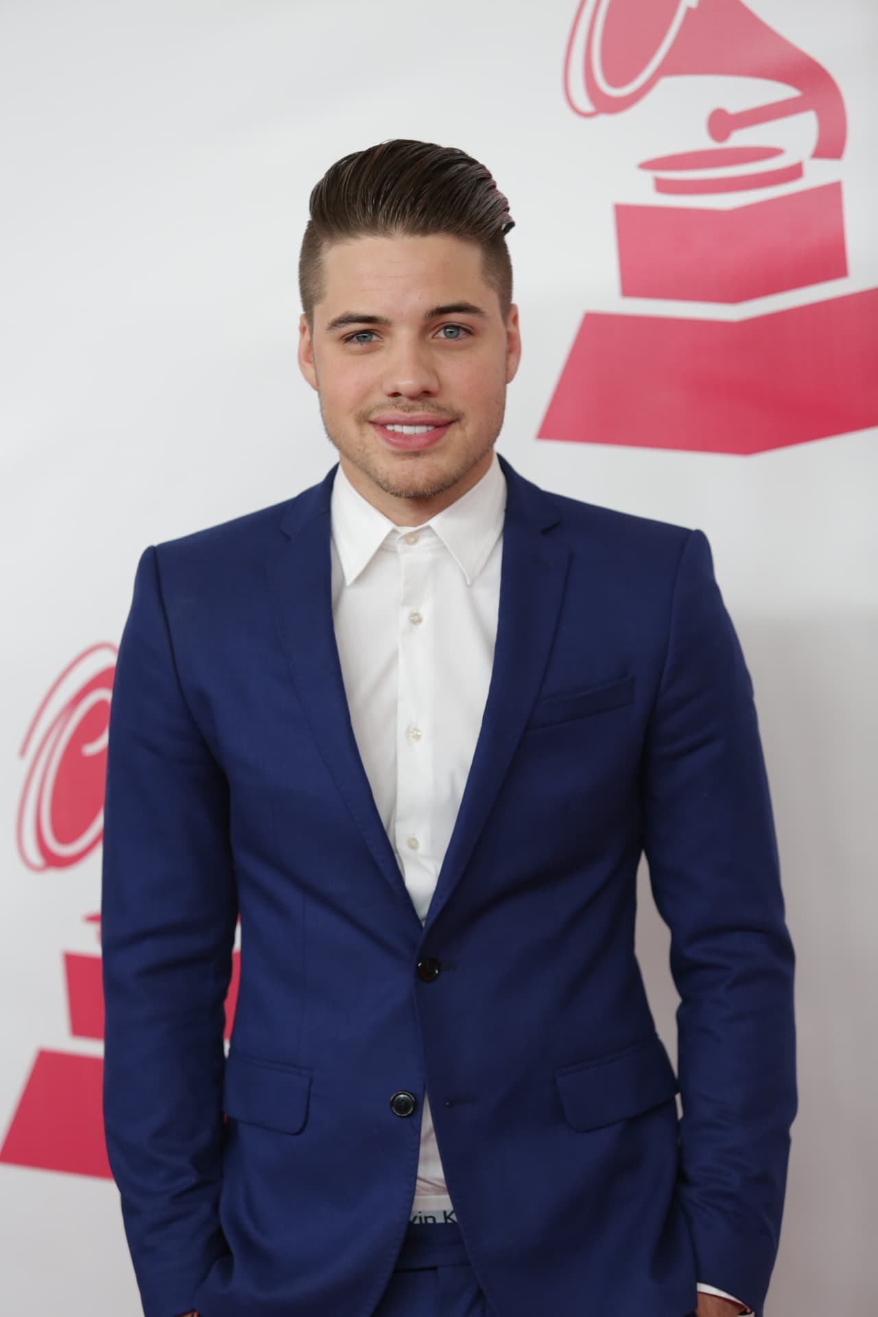 Una alfombra donde predominó la pureza del blanco, así estuvo la ceremonia de Persona del Año donde el homenajeado fue Roberto Carlos.