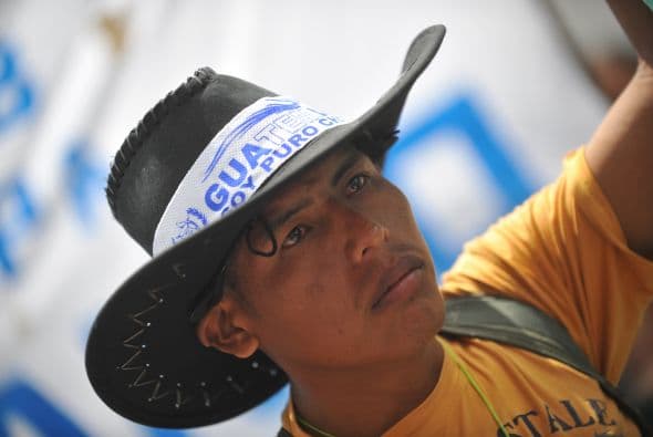 A cinco meses de las elecciones presidenciales, el gobierno de Colom enfrenta además el problema de la desaparición de un cargamento de 40 mil toneladas de raciones alimenticias de emergencia, realizadas a partir de maní, donadas por la ONU en noviembre.