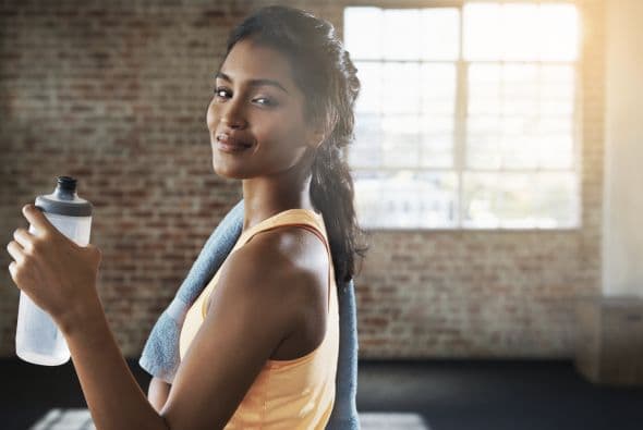 Tienes espíritu competitivo. Si estar rodeada de personas intentando hacer lo mismo que tú pero más rápido y de otras alentándote, te estimula y te lleva a esforzarte más, deberías darle una posibilidad a esta práctica.