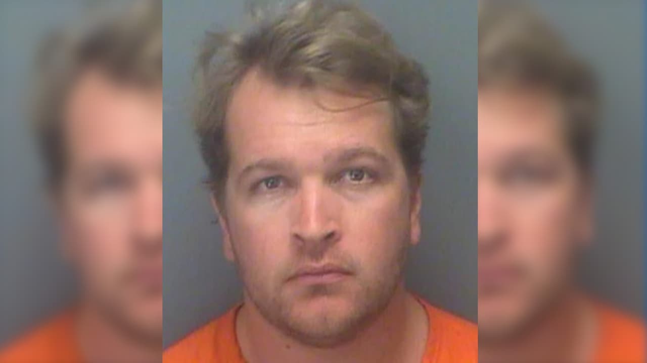 Hombre corre desnudo por campo de golf en el condado de Pinellas; ya fue detenido 