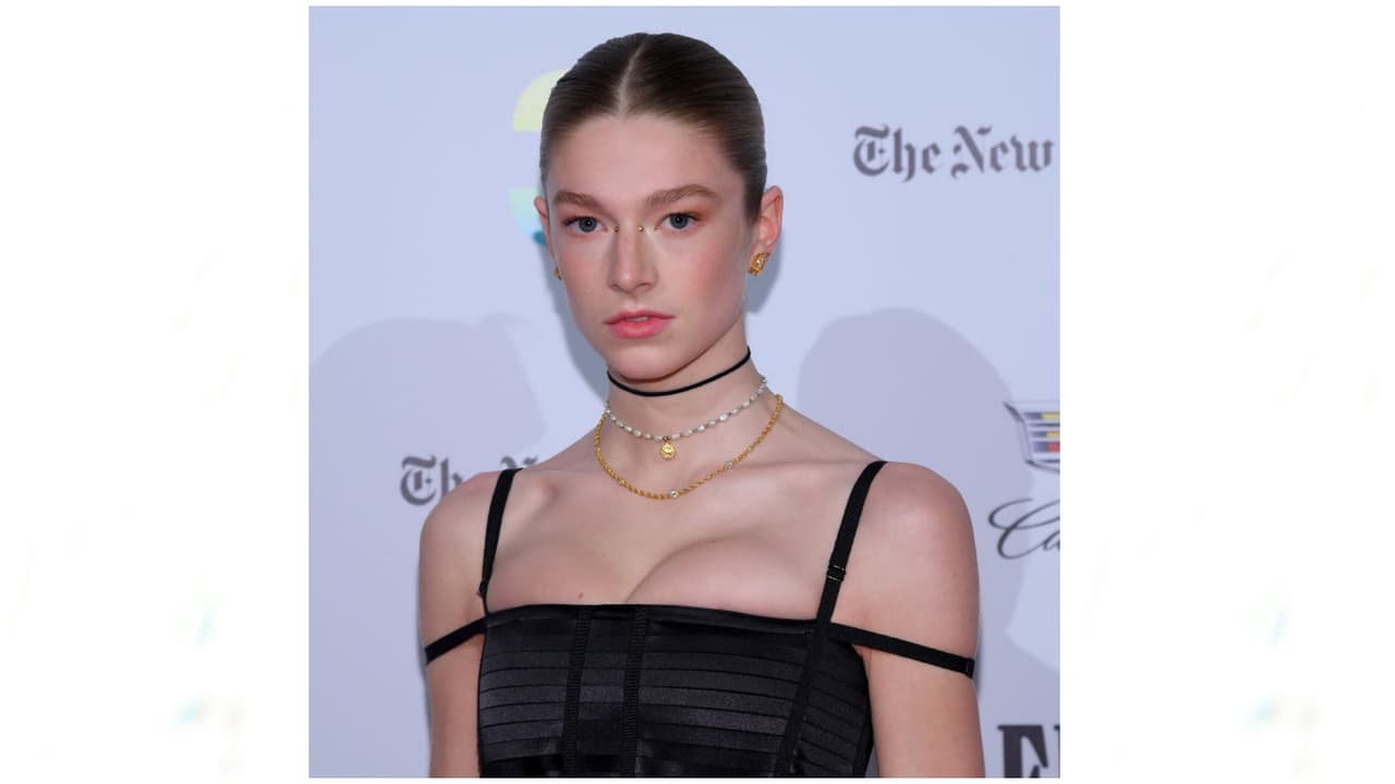 Su complexión física y forma de sus orejas le dan una gran ventaja contra posibles competidoras, debido a que es ideal para las escenas de acción y le dan un aire “etéreo”, casi como si se tratará de un hada o de otra criatura mágica.