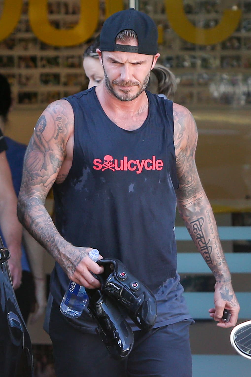 David Beckham sumo a sus talentos de exfutbolista y modelo poder llevarse una estrellita en Educación Física.