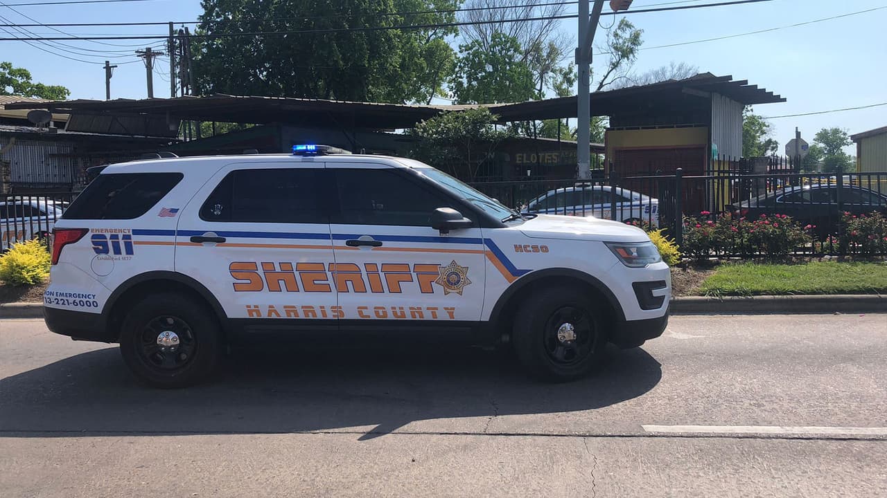 Además, dos hombres están bajo custodia por ser presuntos responsables de la balacera.