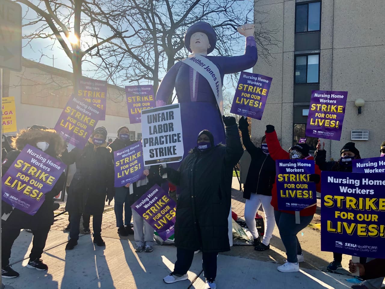 “Tengo temor de contagiarme y llevar el virus a mi casa”, reconoce esta empleada que no quiere revelar su identidad por temor a represalias.