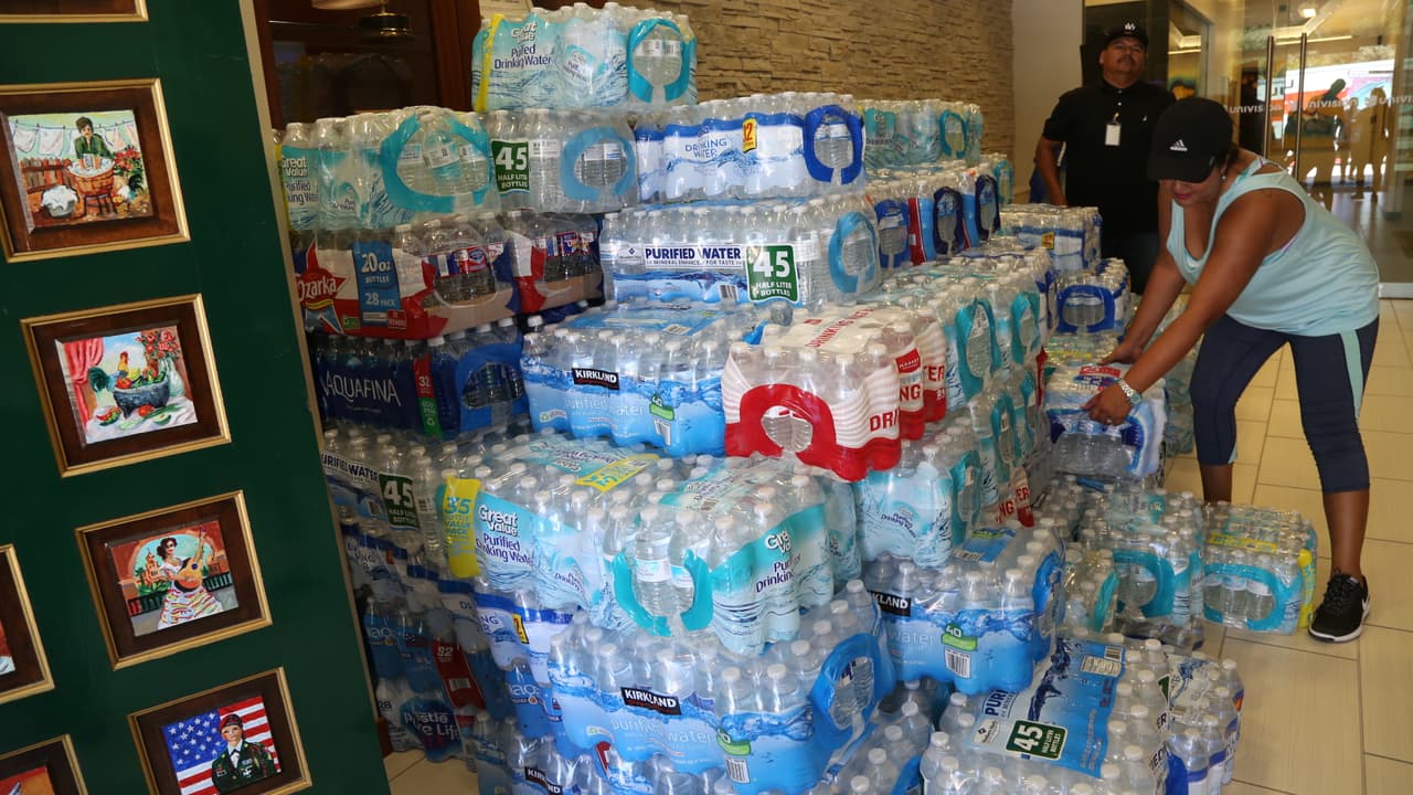 Raúl, Carla y El Feo llegaron con alegría a San Antonio y continúan su camino rumbo a Houston con más ayudas para los afectados tras el paso del huracán Harvey.