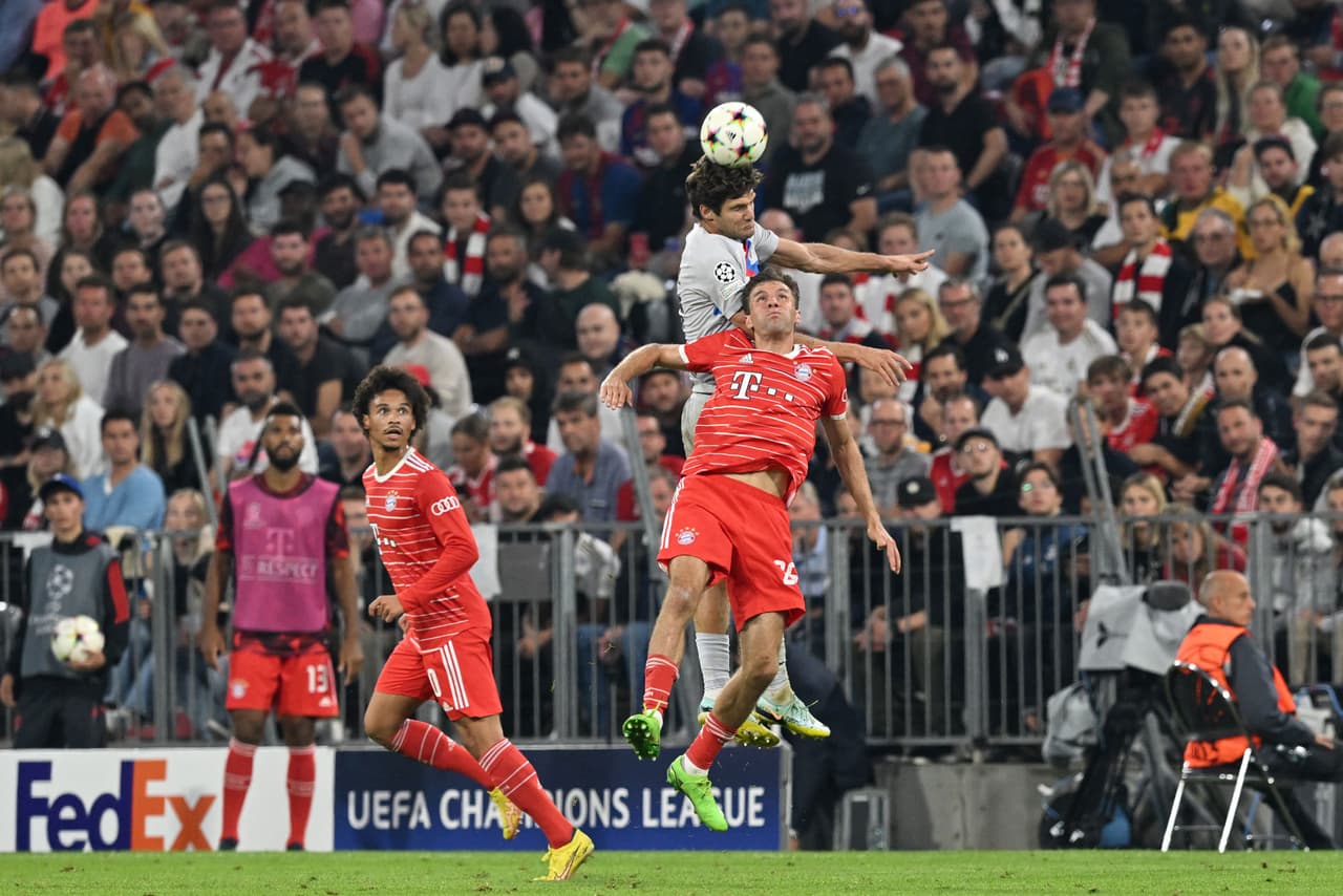 Bayern venció al Barcelona con los goles de Lucas Hernández y Leroy Sané, en el regreso de Robert Lewandowski a la Allianz Arena.