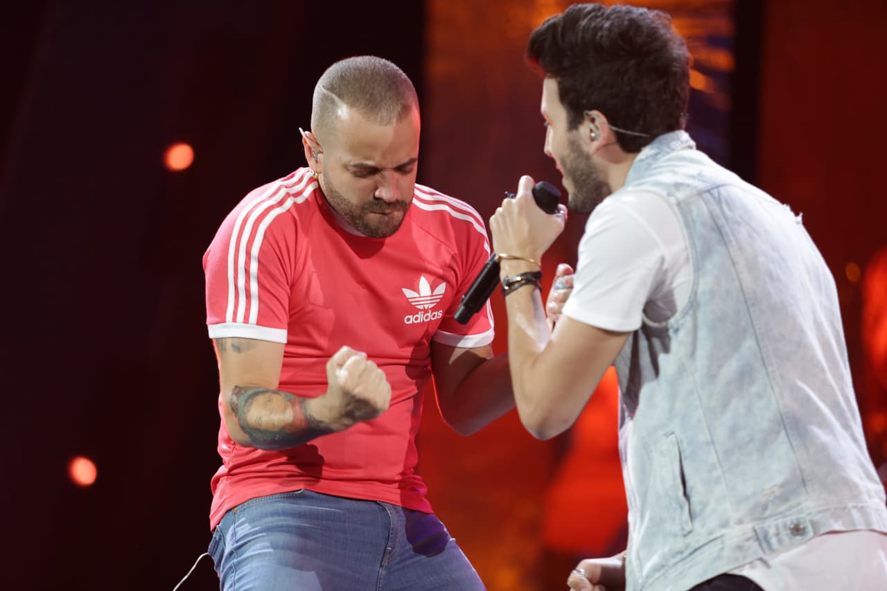 Aunque a este par le hizo falta Wisin, que también participa en la canción.