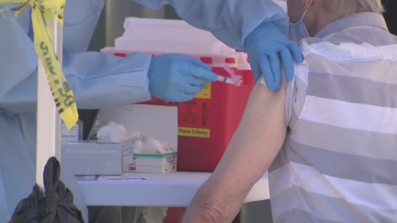 El plan para acelerar la vacunación en el este de Los Ángeles, una de las zonas más afectadas por el coronavirus