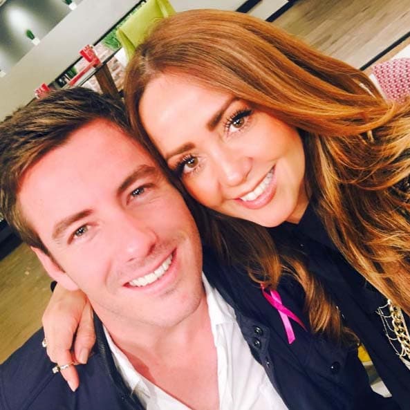 Andrea es famosa por su adicción a las selfies y siempre aprovecha para capturar el momento a lado de los más guapos como Juan Diego Covarrubias.