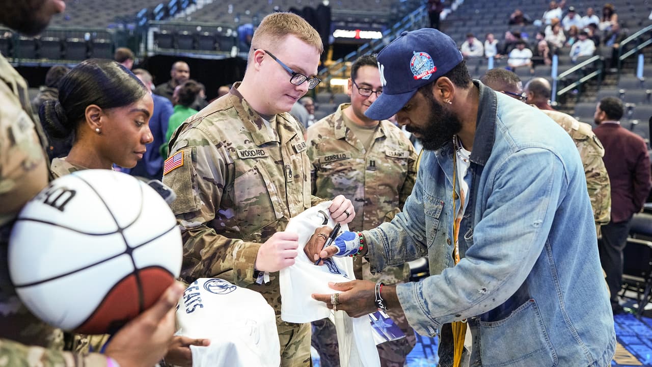 De la milicia a la casa de los Mavericks: 100 soldados texanos son honrados en partido especial de básquet