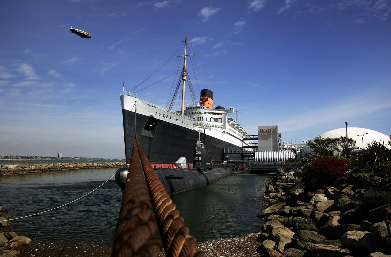 En la actualidad el Queen Mary sirve como un destino turístico, centro de convenciones y un monumento histórico.