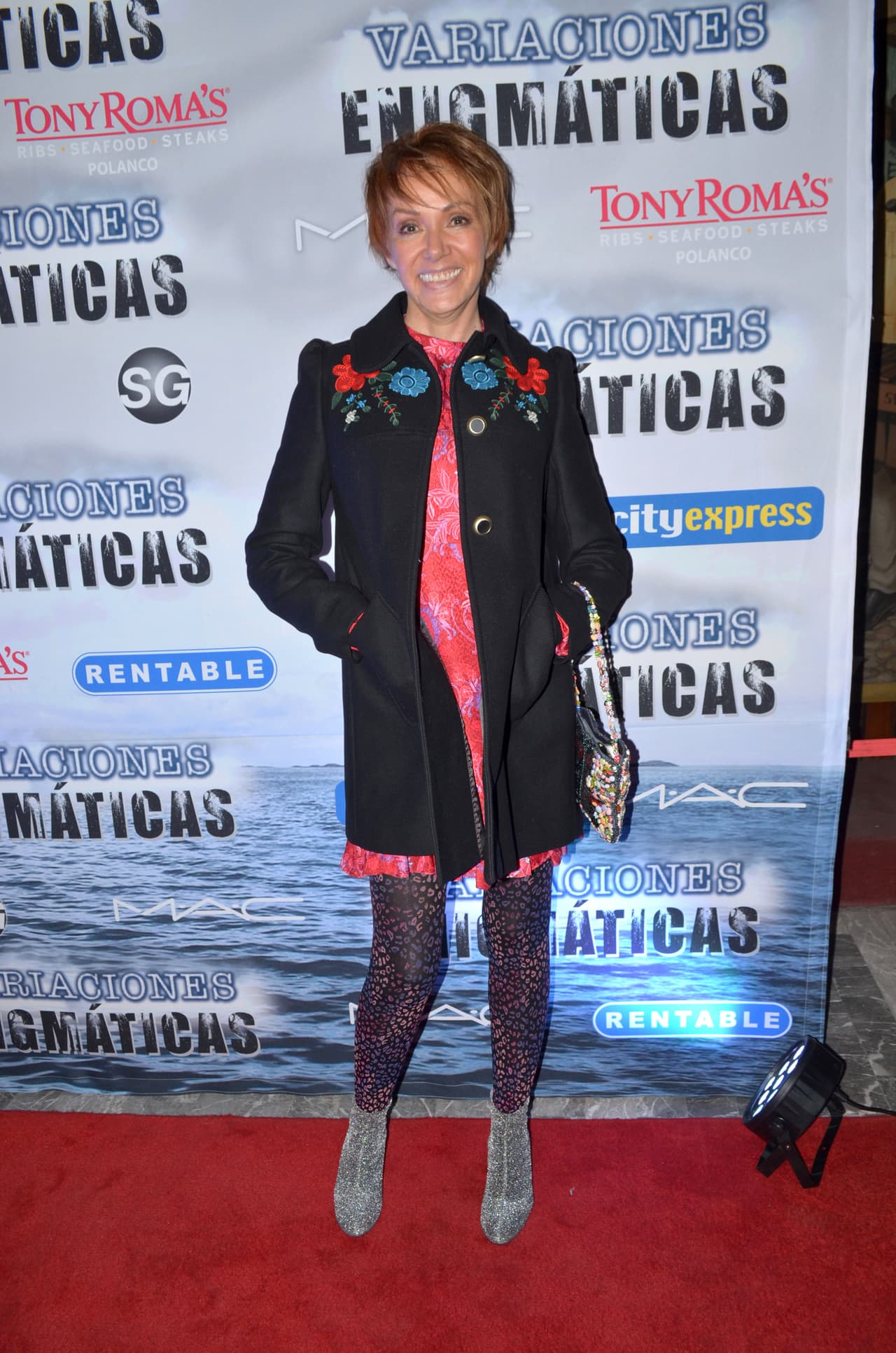 Poco se supo de ella durante algún tiempo. Hoy se sabe que se quedó sin trabajo y que en algún momento le pidió ayuda a Derbez, quien ya gozaba de gran éxito. 
<br>