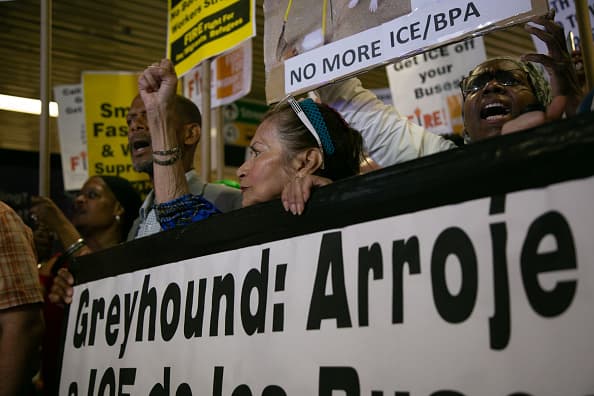 La manifestación inició en la esquina de la Calle 42 y la Octava Avenida y finalizó con un recorrido frente a las oficinas de Greyhound en Port Authority.