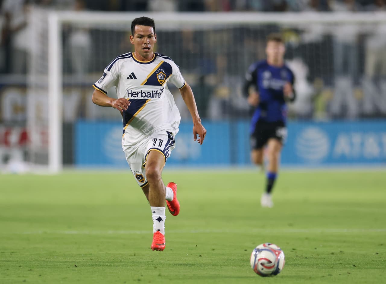 'Chucky' Lozano es titular por primera vez desde octubre y debuta en nueva casa