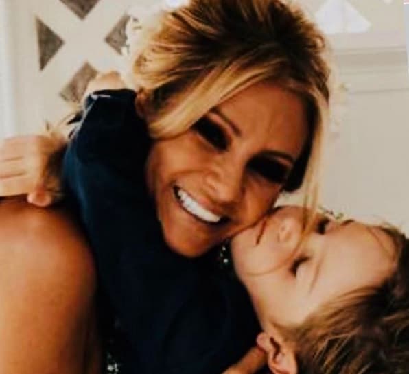 La dinámica familiar cambió de tal forma que a Gustavo (6 años), su hijo menor, 
<b><a href="https://www.univision.com/entretenimiento/chismes/daniela-castro-se-convirtio-en-madre-de-un-nino" target="_blank">"me lo tuvieron que llevar</a> </b>(a EEUU) y no porque no pudiese salir de Estados Unidos. En la cuestión migratoria nunca se tocaron mis papeles ni visa ni pasaporte, es más, van 10 veces que voy a San Antonio y entro y salgo".