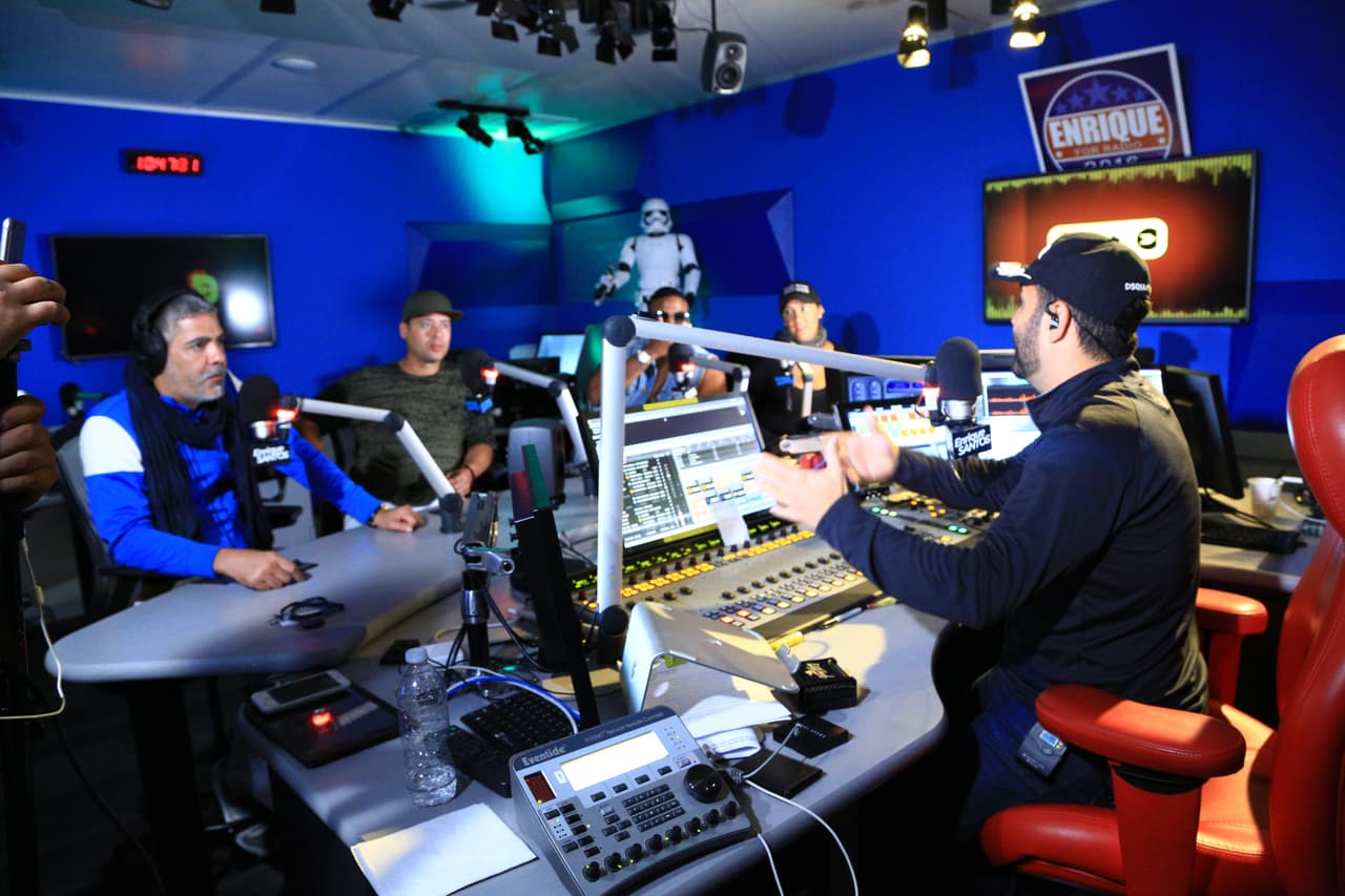 Después de 7 años ausentes de los escenerios, Los Orishas regresan a presentarse en Miami, pero primero no podía faltar una visita al Enrique Santos Show.