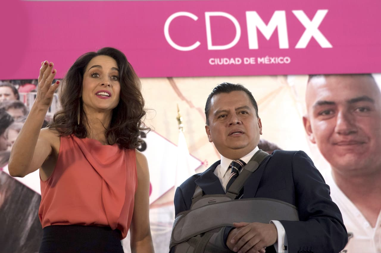 <b><a href="http://www.univision.com/temas/susana-gonzalez">Susana González</a></b> animó a todas las parejas presentes a disfrutar de su amor con plenitud.