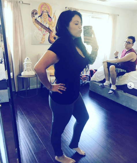 El 20 de octubre de 2017 publicó en Instagram esta imagen: "Ahora peso entre 172-174 libras y soy una talla 10-12 en patalones. De forma lenta, pero segura, con cada decisión que tomo a diario de seguir adelante [...]".