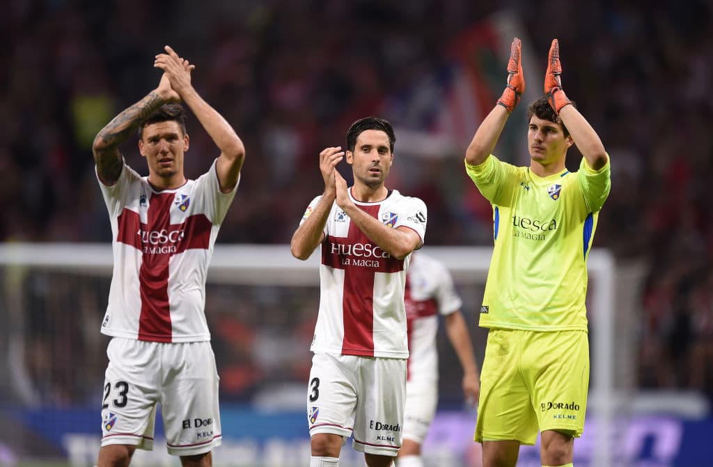 Luego de un debut histórico en Primera División, la Sociedad Deportiva Huesca va de regreso a Segunda tras una temporada. El equipo aragonés quedó en la posición 19 con 33 puntos.