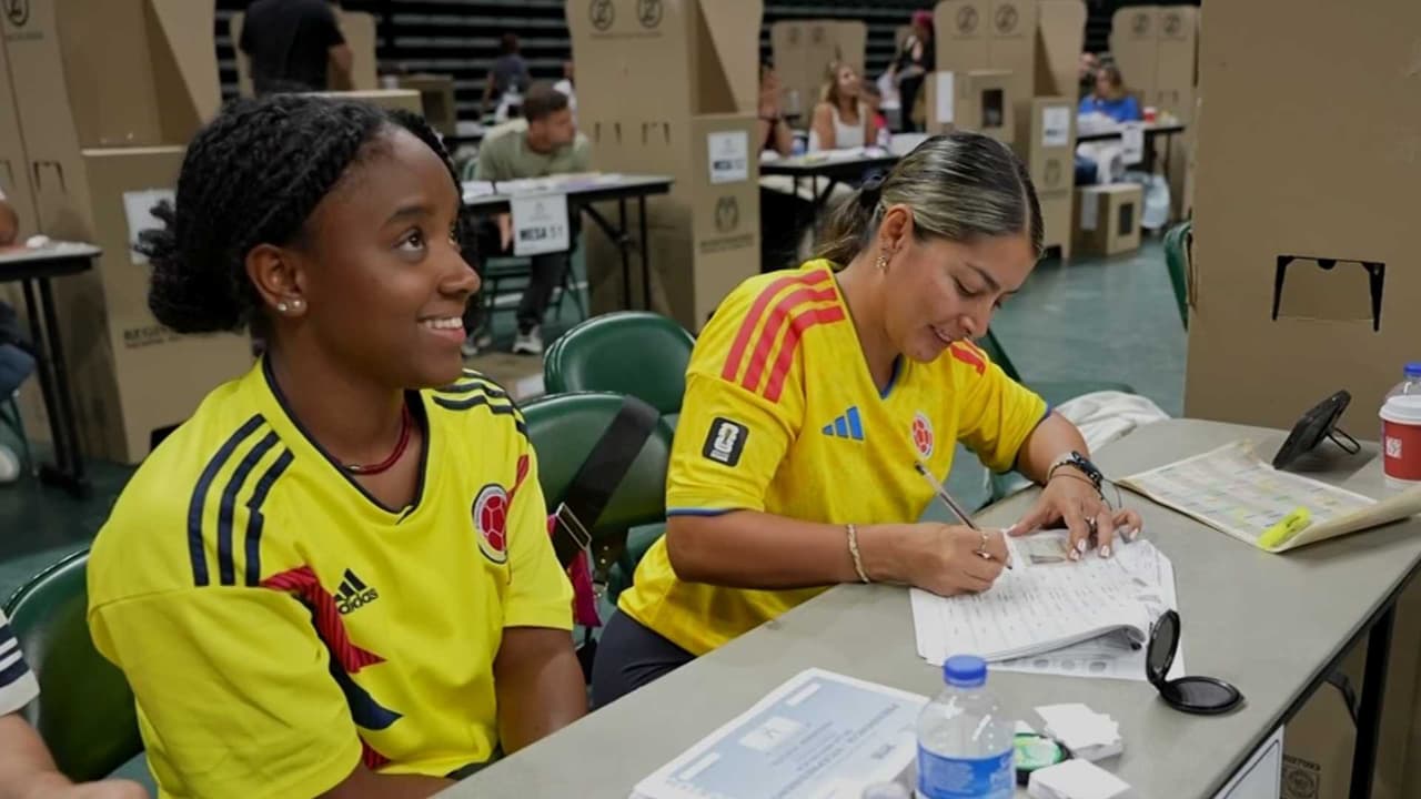 Alta participación marca jornada electoral colombiana en el exterior