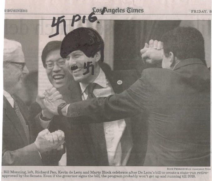 Fotografía con una suástica sobrepuesta y la palabra "cerdo" que enviaron a la oficina del presidente del Senado de California, Kevin de León.