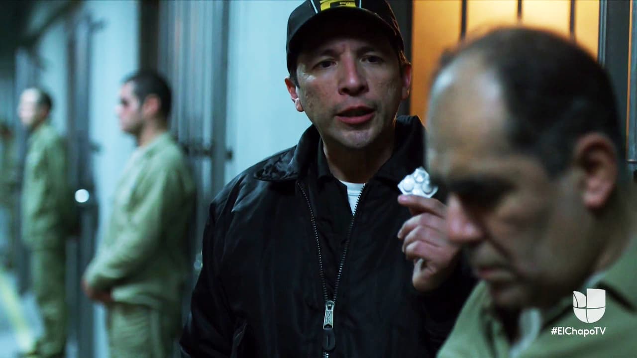 El profesor fue hallado en posesión de los somníferos y fue castigado rudamente.