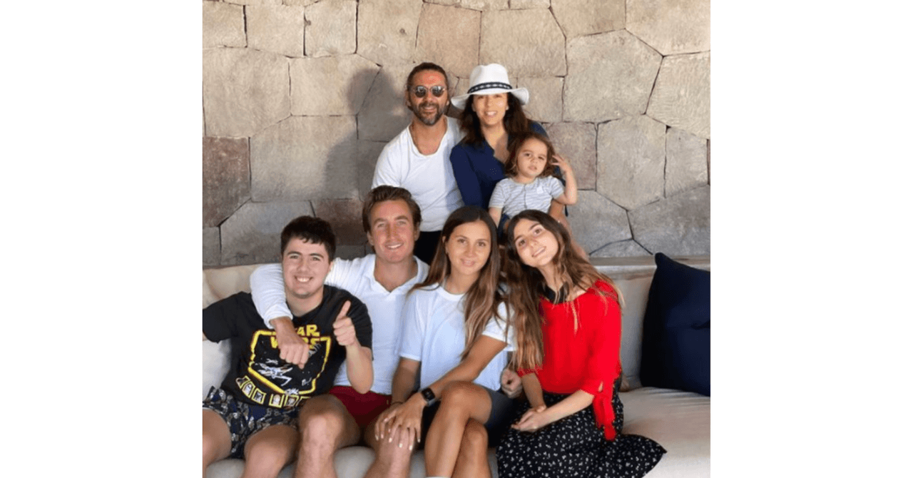 Eva Longoria con Pepe Bastón, su hijo y los que él tuvo con Natalia Esperón.