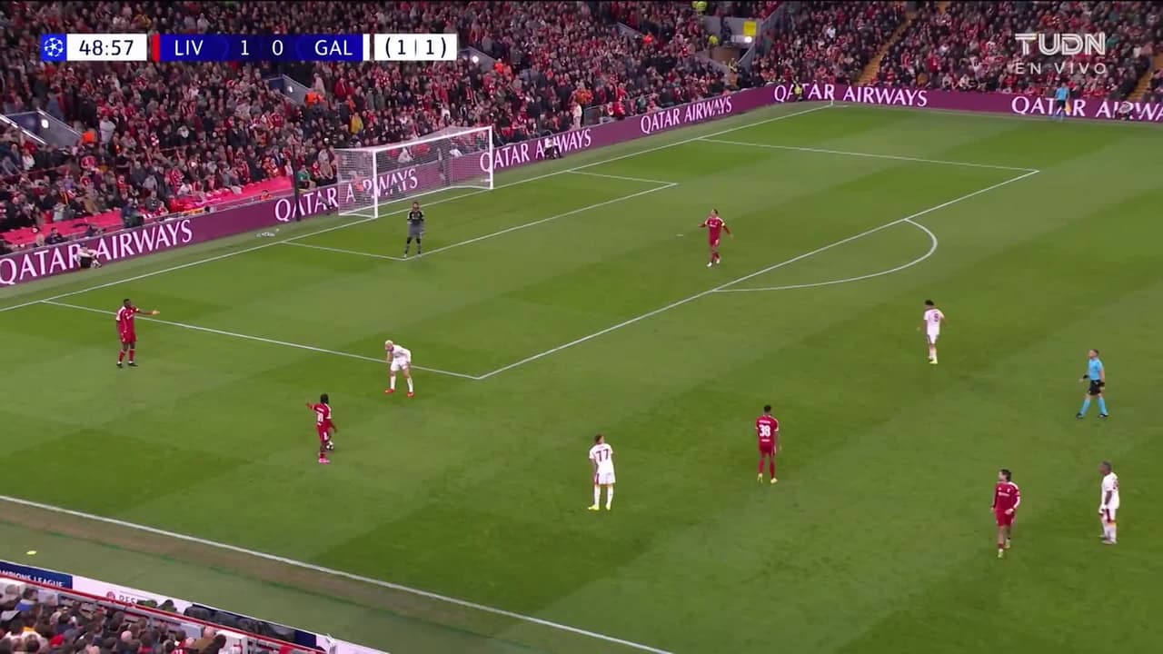 ¡TIRO ATAJADO! disparo por Mohamed Salah.