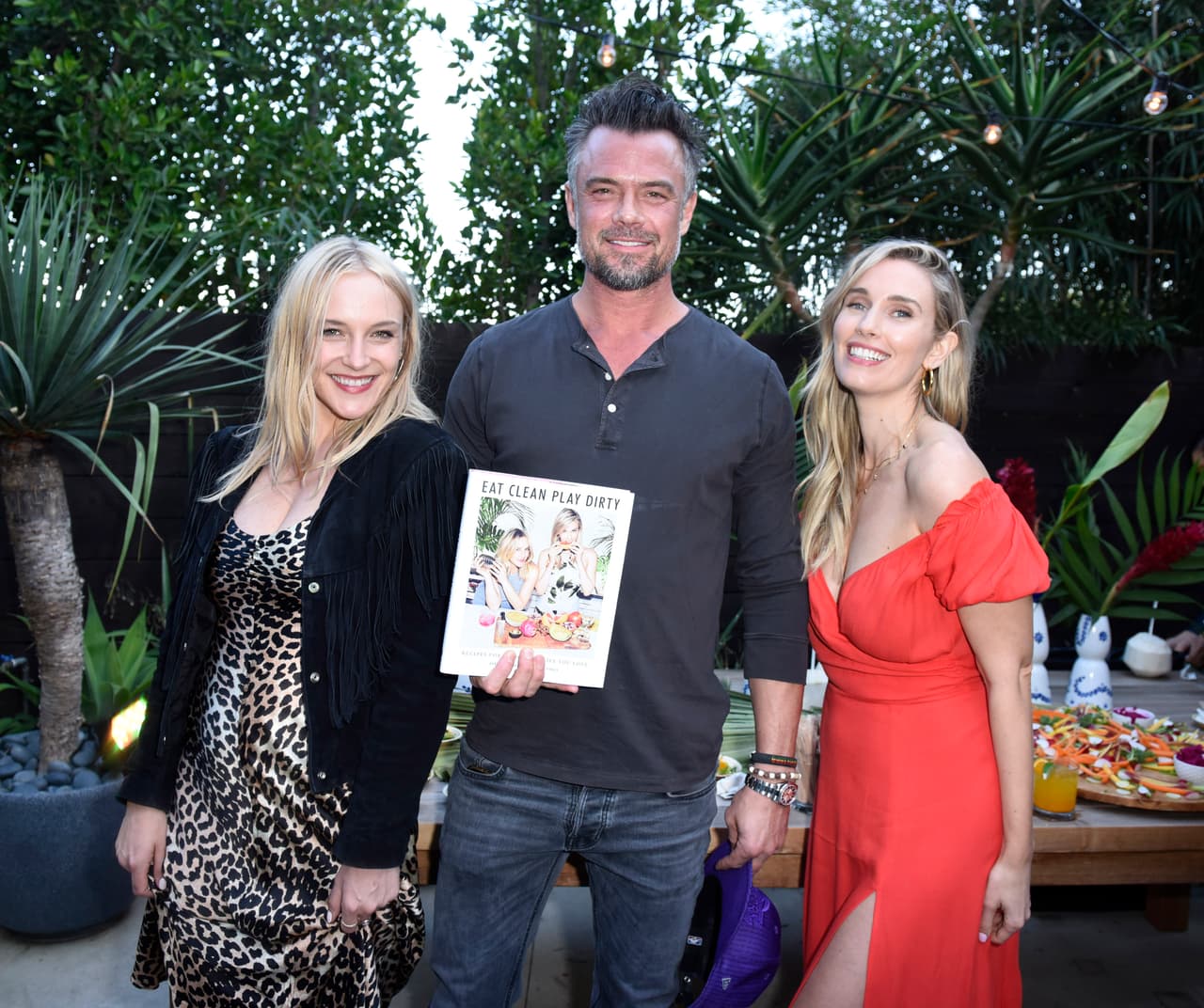 Según información del
<a href="https://www.dailymail.co.uk/tvshowbiz/article-6932477/Josh-Duhamel-narrowly-avoids-awkward-run-ex-girlfriend-Eiza-Gonzalez-Beverly-Hills.html" target="_blank">Daily Mail</a>, Duhamel estuvo muy cerca de encontrarse con Eiza.