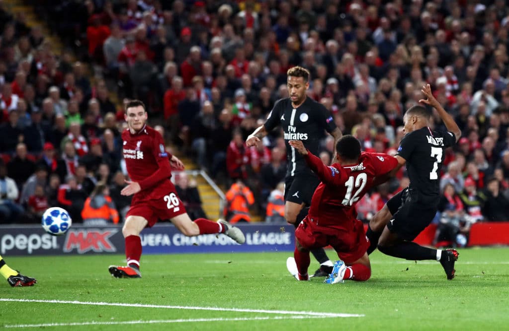 Un error de la defensa de Liverpool sirvió para que PSG encontrara el empate al minuto 38 del segundo tiempo por medio de Kylian Mbappe.