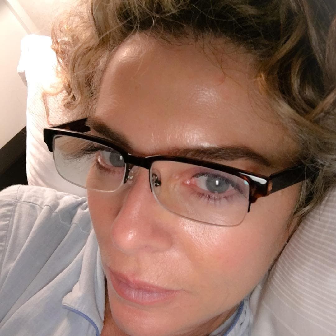 "Se te veía muy acalorado, apoyado en la baranda que rodeaba la terraza", describió.