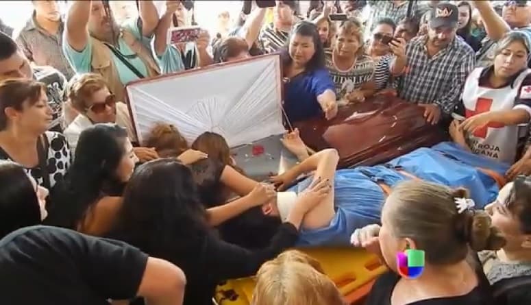 Carlos Omar Verduzco, quien también resultó gravemente herido durante el accidente, quiso salir del hospital para darle el último adiós al músico.