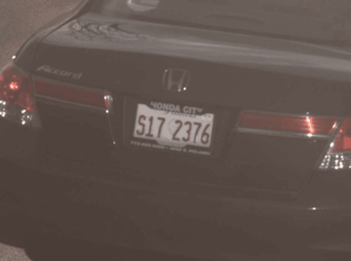 Placas del presunto vehículo del sospechoso. El número es S172376.