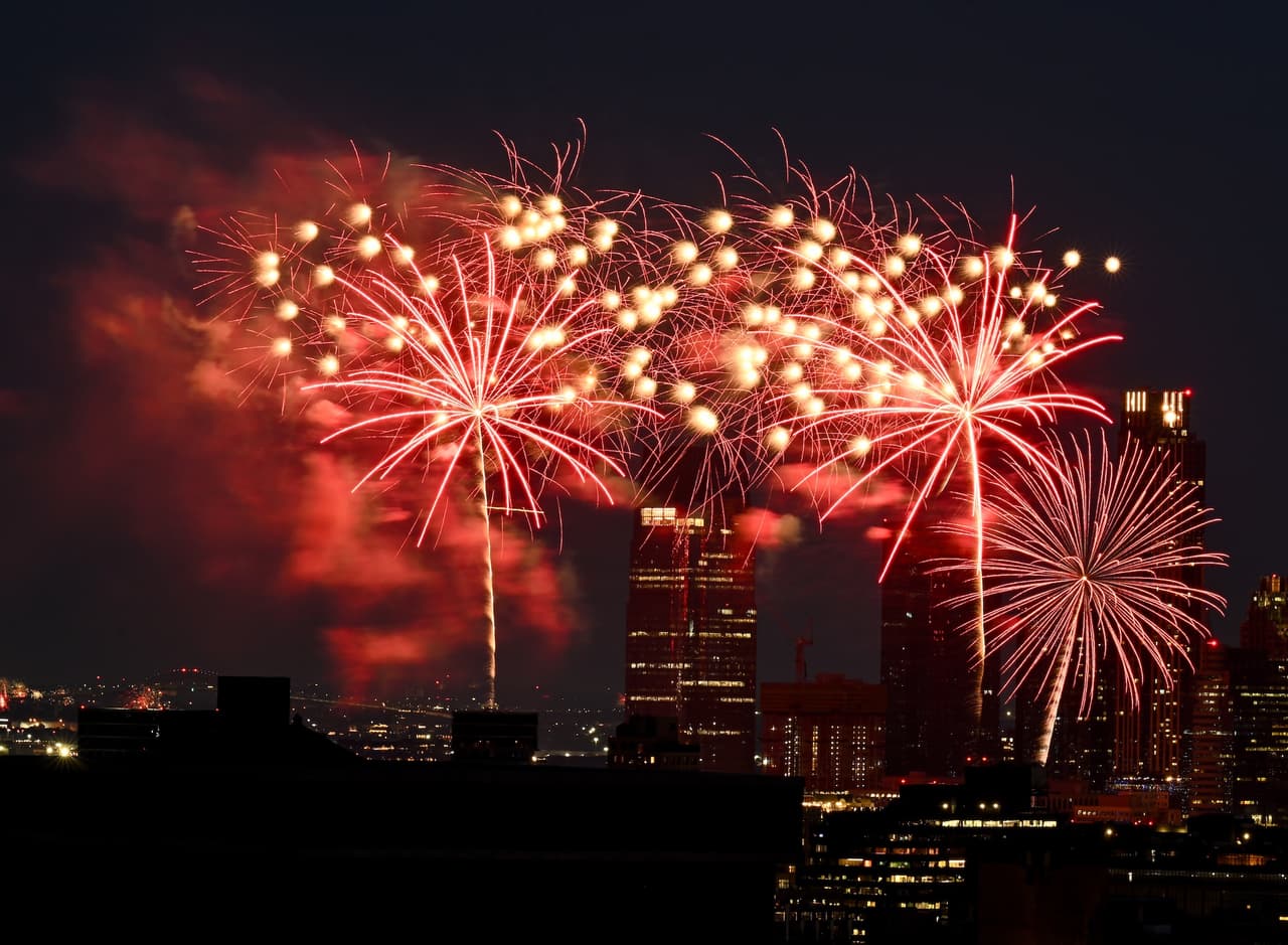 La histórica celebración reafirmó la fama de los fuegos artificiales de Macy’s como el mayor espectáculo del Día de la Independencia en Estados Unidos.
