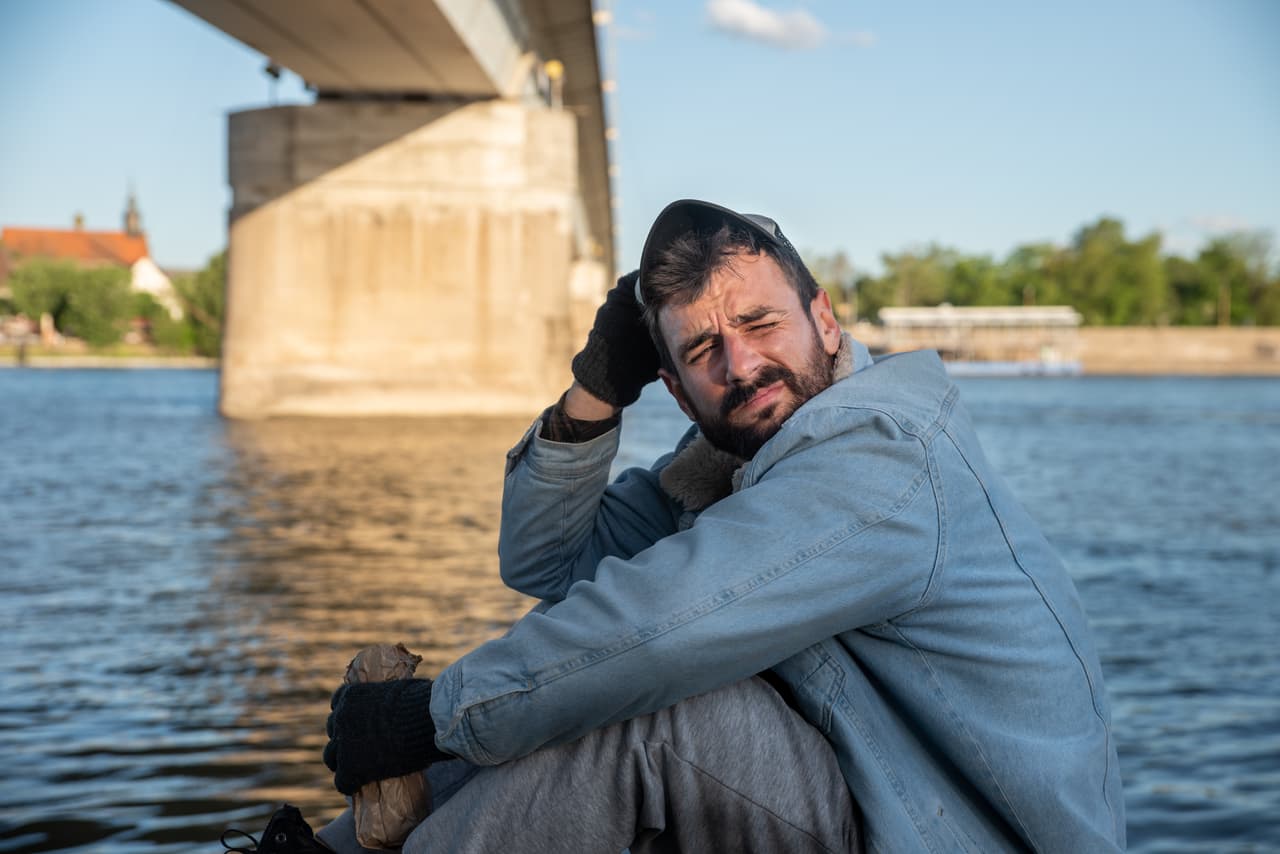 Todos los casos confirmados y 21 casos sospechosos se han identificado entre la población sin hogar que vive a lo largo del río Guadalupe.