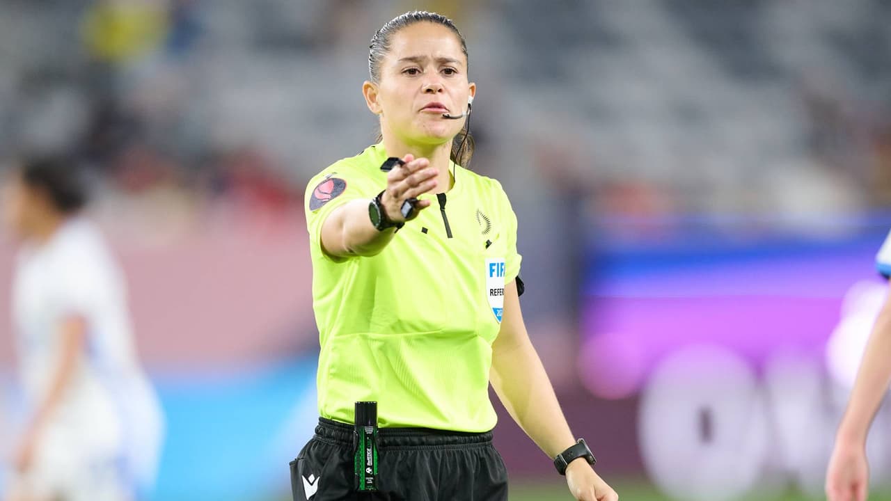 ¡Otro debut! Karen Hernández pitará en el León vs. Puebla 