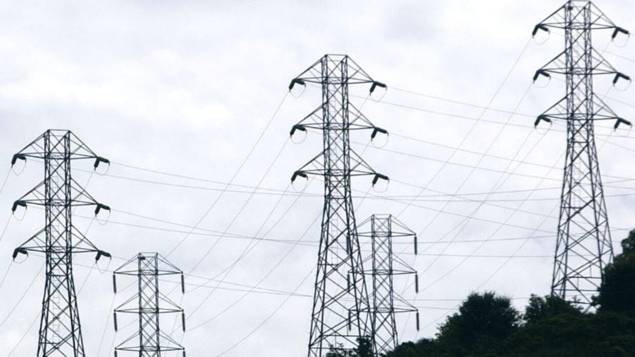 Problemas en la red de trasnmisión de LUMA Energy causa apagon que afecta a sobre 150 mil clientes 