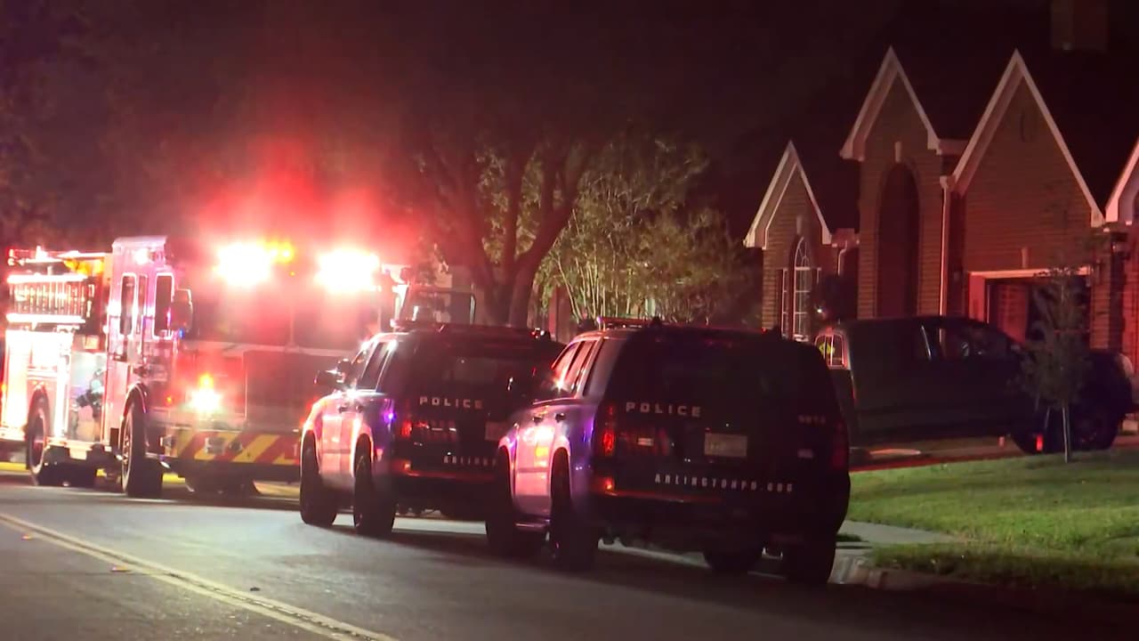 Hallan a menor y una mujer baleadas dentro de una casa incendiándose en Arlington